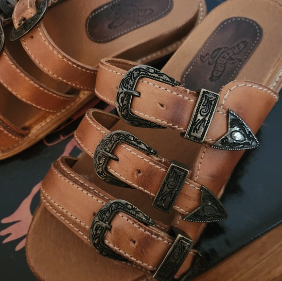 Freebird by Steven Franki Sandals US 7 Cognac BNWB - Picture 3 of 6